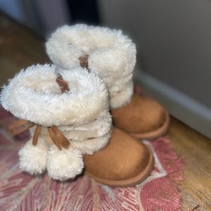 Girl boots excellent condition size 6 brown